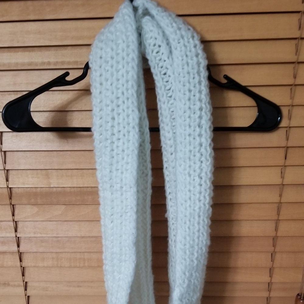 New wool scarf